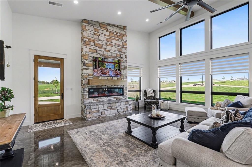 14650 Mt Olivet Rd, Smithville, MO, 64089, USA, 3 Bedrooms Bedrooms, ,2 BathroomsBathrooms,Residential,Active,14650 Mt Olivet Rd,2615576