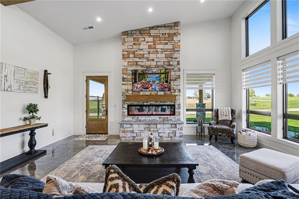 14650 Mt Olivet Rd, Smithville, MO, 64089, USA, 3 Bedrooms Bedrooms, ,2 BathroomsBathrooms,Residential,Active,14650 Mt Olivet Rd,2615576