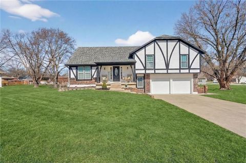 5660 Meadow Heights Drive, Shawnee, KS 66226 - #: 2606079
