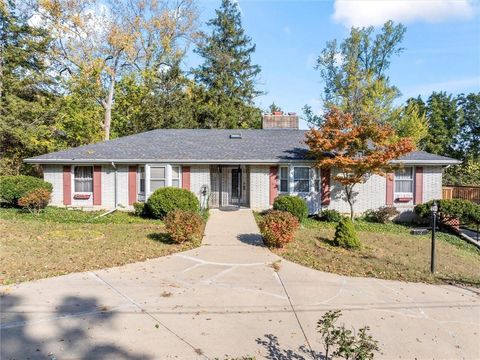 Photo of 1929 Westwood Drive, Leavenworth, KS 66048 (MLS # 2583788)