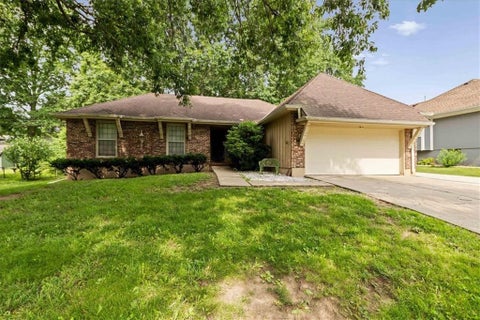 Photo of 3604 S Emery Street, Independence, MO 64075 (MLS # 2627927)