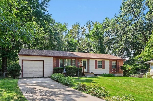 5201 NE 42ND ST, KANSAS CITY, MO 64117 - Image 0bc9b140e7d59bb8e445e45a8decec30/3579402778