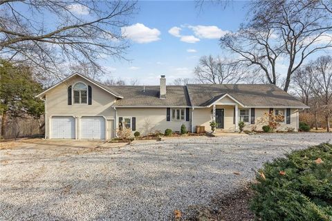 7725 Woodland Drive Shawnee KS 66218