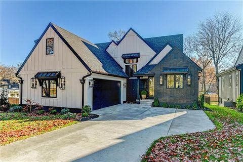 2207 W 71st Street Prairie Village KS 66208