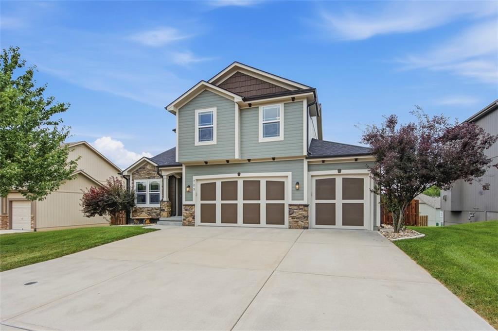 703 N 19th Avenue