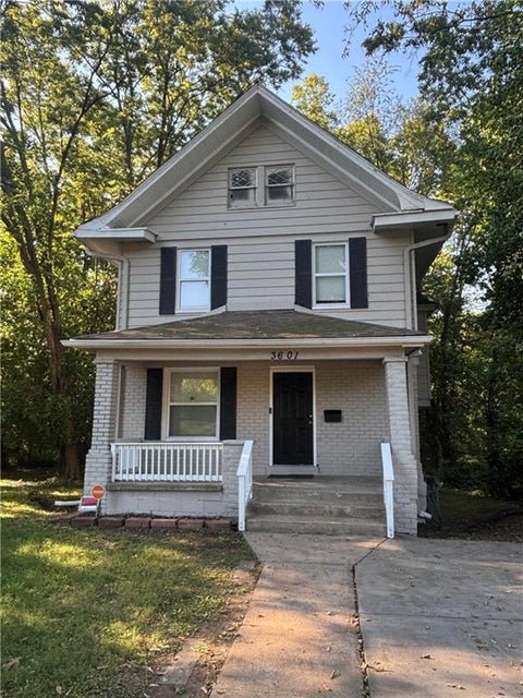 Photo of 3601 E 60th Street, Kansas City, MO 64130 (MLS # 2640428)