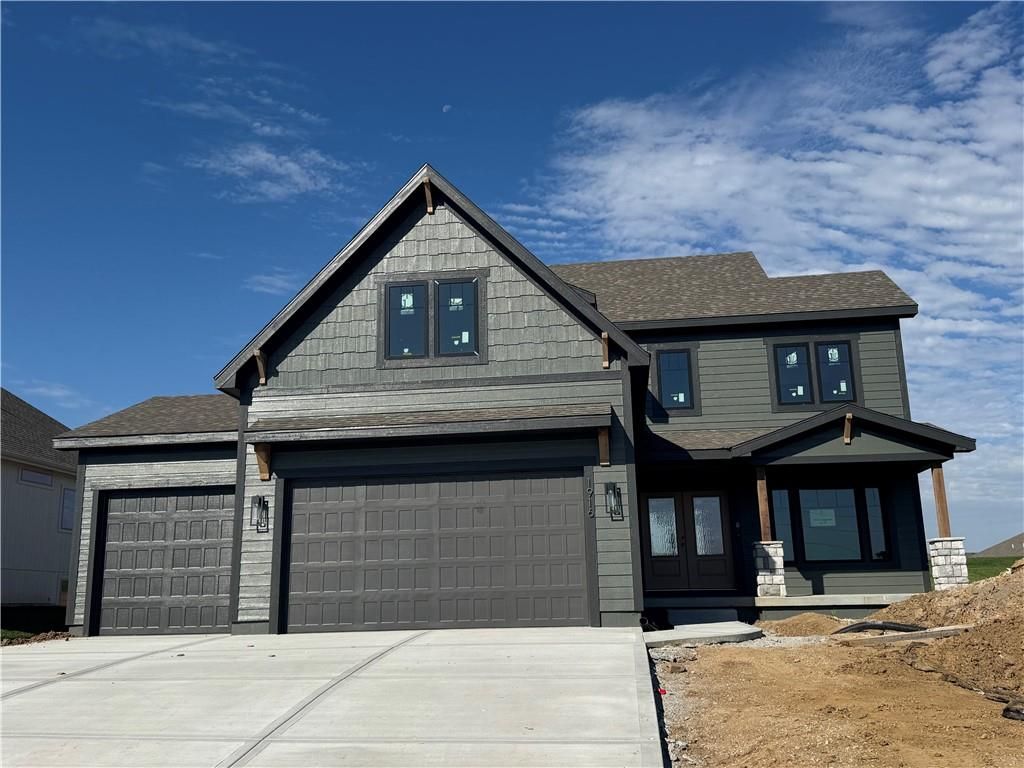 Photo of 1916 Longview Drive, Liberty, MO 64068 (MLS # 2563129)
