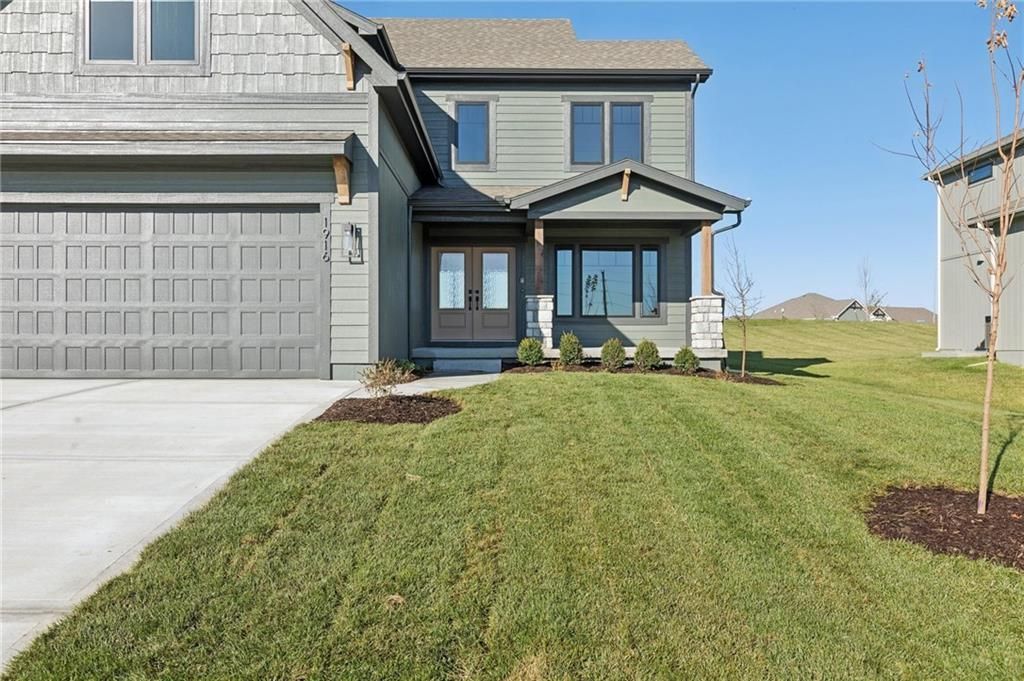 Photo of 1916 Longview Drive, Liberty, MO 64068 (MLS # 2563129)