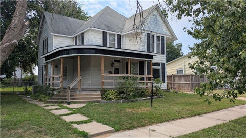 Photo of 820 Vine Street, Chillicothe, MO 64601 (MLS # 2634140)
