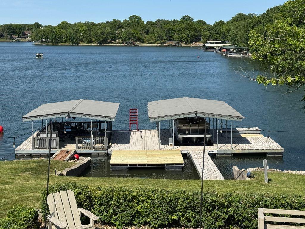 560 Lake Viking Terrace