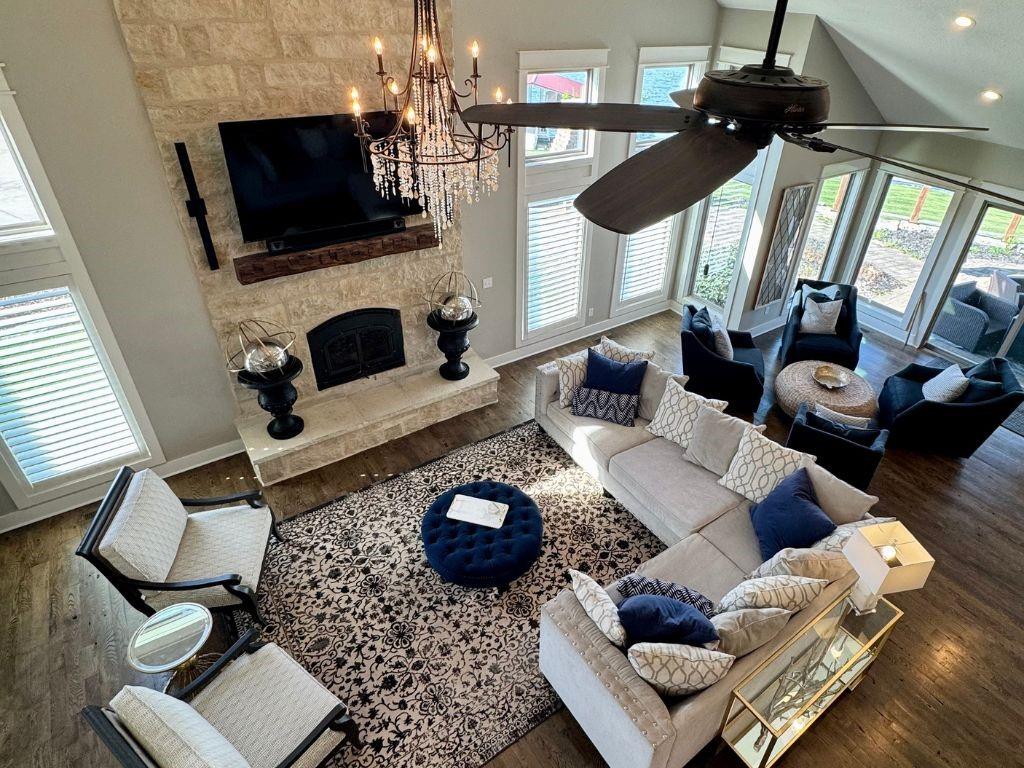 560 Lake Viking Terrace