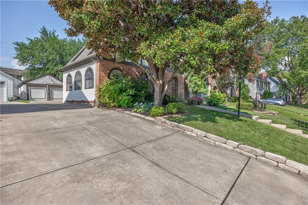 417 W 70th Street
