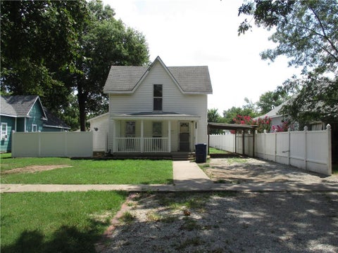 Photo of 530 S Pennsylvania Avenue, Columbus, KS 66725 (MLS # 2634936)