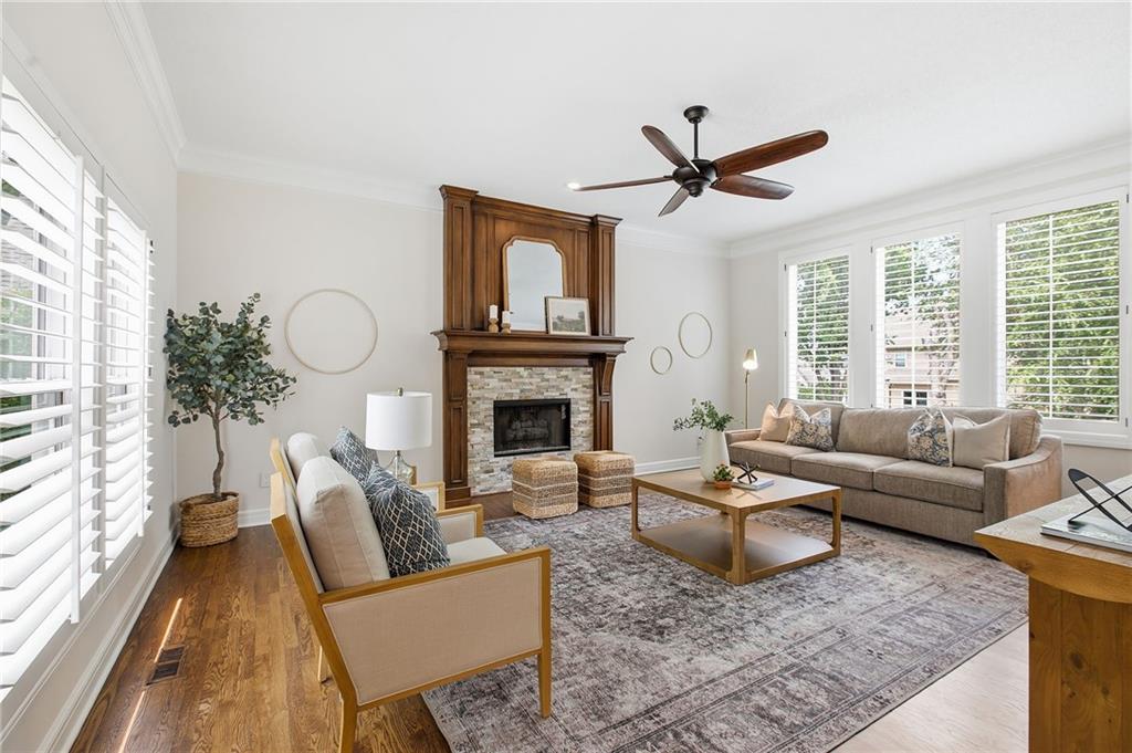 5204 W 157th Street