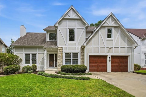 Photo of 5204 W 157th Street, Overland Park, KS 66224 (MLS # 2628338)