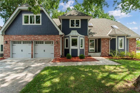 Photo of 4401 NE Hoit Drive, Lees Summit, MO 64064 (MLS # 2634681)