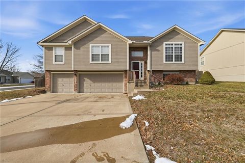 1810 NW Bradford Court Grain Valley MO 64029