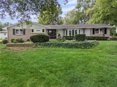 Photo of 9300 Madison Avenue, Kansas City, MO 64114 (MLS # 2638249)