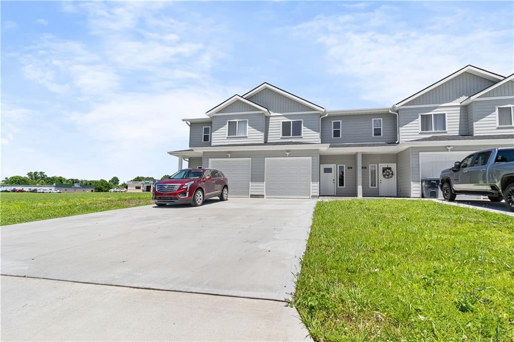 Photo 1 of 44 — 1512 W 32ND Street, Sedalia, MO 65301