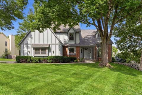 Photo of 8700 W 113th Street, Overland Park, KS 66210 (MLS # 2625535)