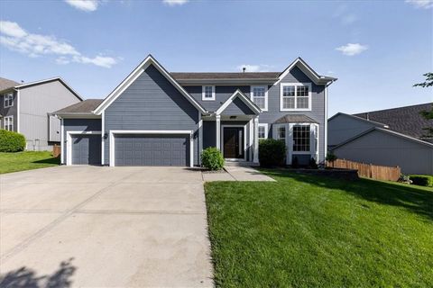 Photo of 362 S Stonecrest Road, Olathe, KS 66061 (MLS # 2619874)