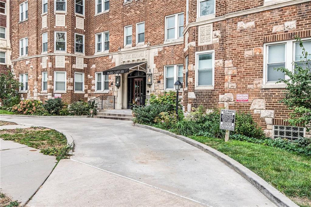 311 E Emanuel Cleaver II Boulevard 301