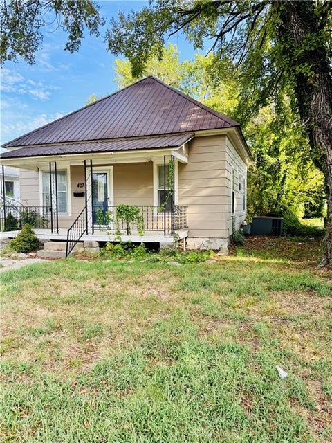 Photo of 407 E 22nd Street, Pittsburg, KS 66762 (MLS # 2644073)