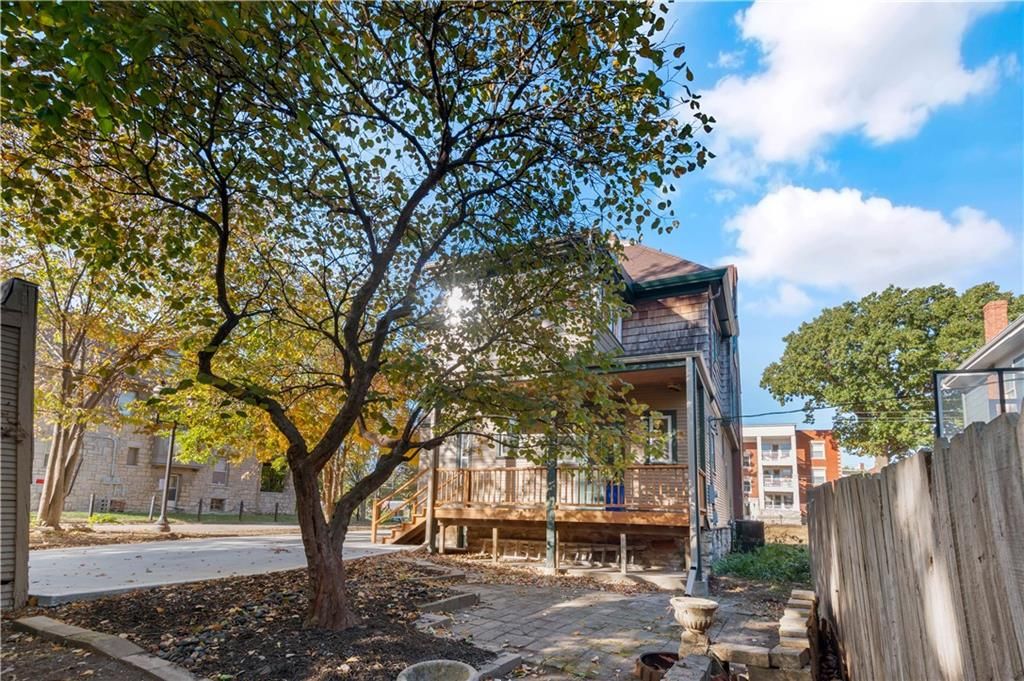 Photo of 3833 Wyandotte Street, Kansas City, MO 64111 (MLS # 2591724)