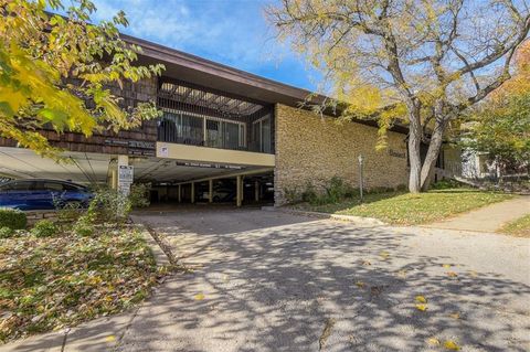 4511 Headwood Drive 7 Kansas City MO 64111