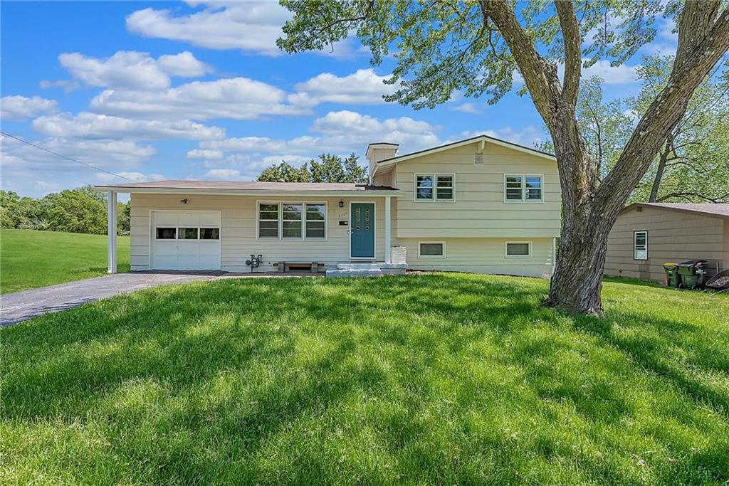 Photo 1 of 24 — 6209 N Michigan Avenue, Kansas City, MO 64118