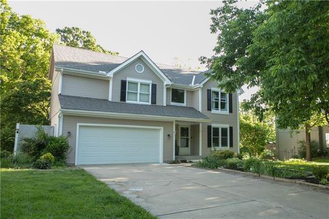 Photo of 4214 NW 78th Street, Kansas City, MO 64151 (MLS # 2619433)