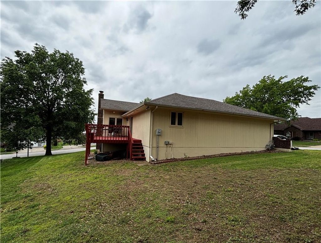 Photo of 3005 S Viking Court, Independence, MO 64057 (MLS # 2613136)