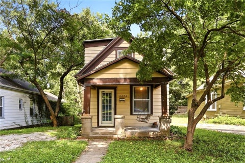 Photo of 4434 Cambridge Street, Kansas City, KS 66103 (MLS # 2629078)
