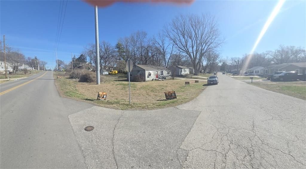 Photo of 6260 LATHROP Avenue, Kansas City, KS 66104 (MLS # 2608028)
