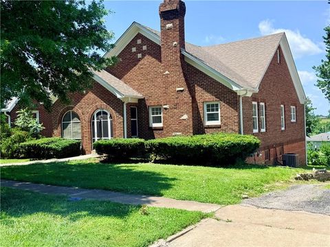 Photo of 1608 N Walnut Street, Higginsville, MO 64037 (MLS # 2626756)