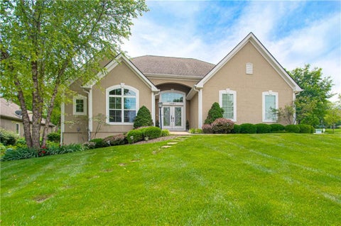 Photo of 14361 Manor Court, Leawood, KS 66224 (MLS # 2621331)