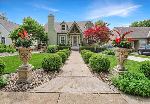 1921 W 48th Terrace Westwood Hills KS 66208