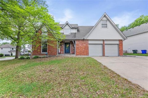Photo of 14421 S COTTONWOOD Drive, Olathe, KS 66062 (MLS # 2616364)