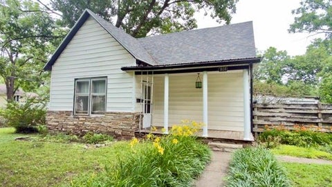 Photo of 1030 W Walnut Street, Nevada, MO 64772 (MLS # 2627729)