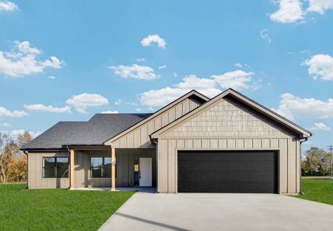 501 East Street East Lynne MO 64743