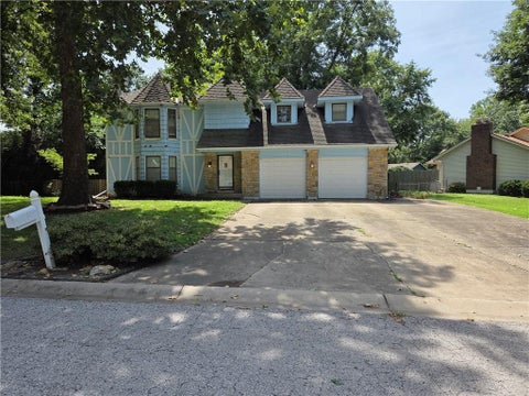 Photo of 11109 E 71st Terrace, Raytown, MO 64133 (MLS # 2637366)