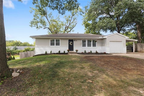 Photo of 24 Virginia Drive, Liberty, MO 64068 (MLS # 2639926)