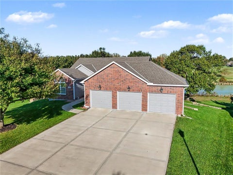 Photo of 12554 Prestwick Lane, Kansas City, KS 66109 (MLS # 2648457)