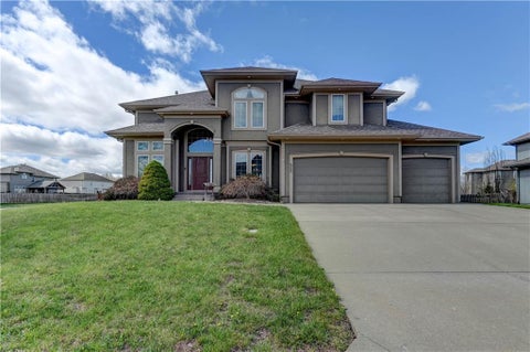 Photo of 500 NE Woodpark Lane, Lees Summit, MO 64086 (MLS # 2643863)
