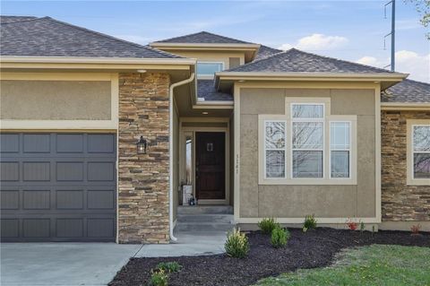 Photo of 3141 N 123rd Terrace, Kansas City, KS 66109 (MLS # 2601275)