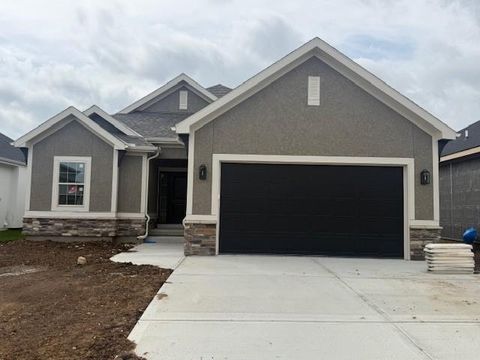 Photo of 15381 W 173rd Terrace, Olathe, KS 66062 (MLS # 2595113)