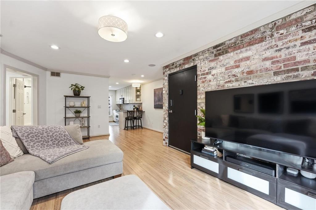 5004 Baltimore Street 204