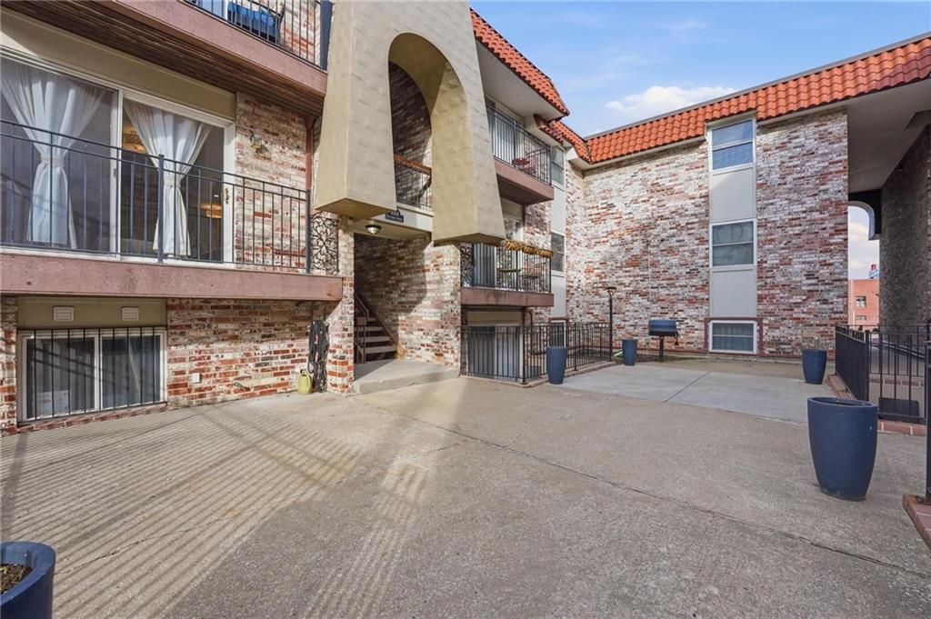 5004 Baltimore Street 204