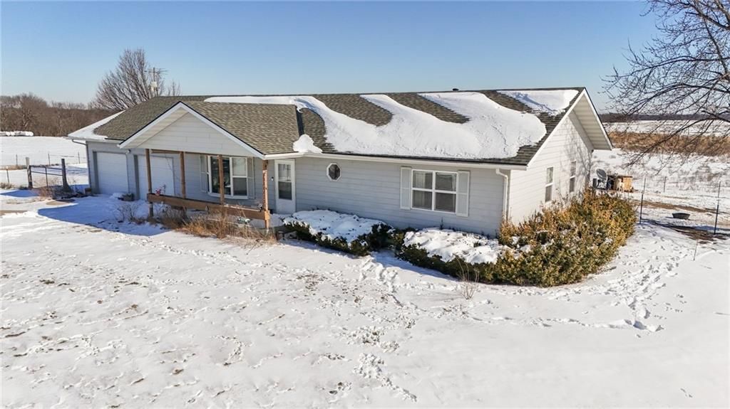Photo of 1298 E 250th Road, Berryton, KS 66409 (MLS # 2598408)