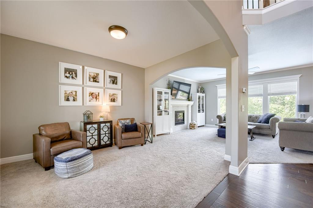 5860 Thousand Oaks Drive